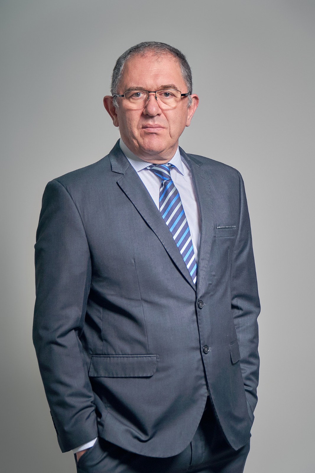 Dr. T&uacute;lio Ravelli